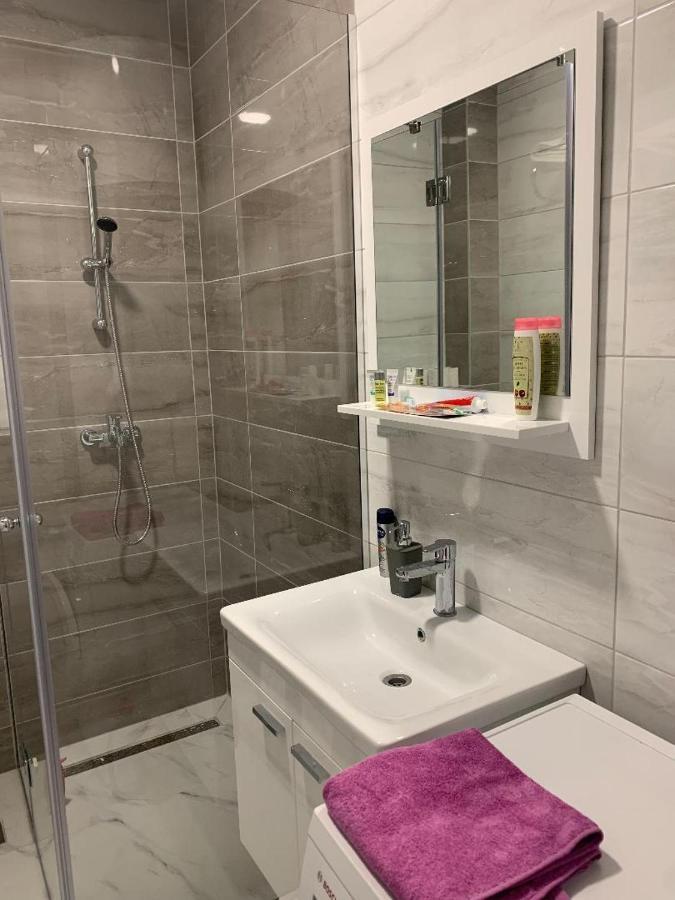 Appartement City Heez Apartman à Tuzla Extérieur photo